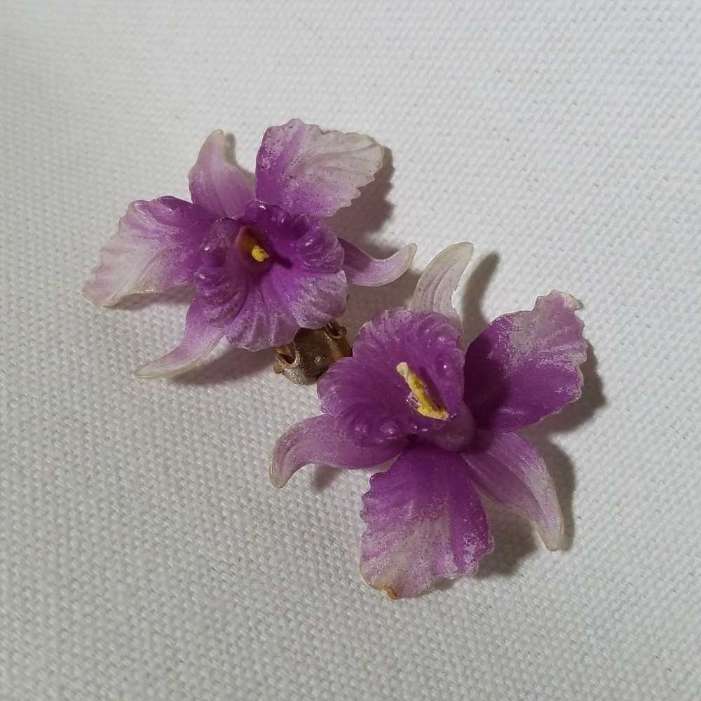 Vintage Lucite Purple Orchid Clip-on Earrings